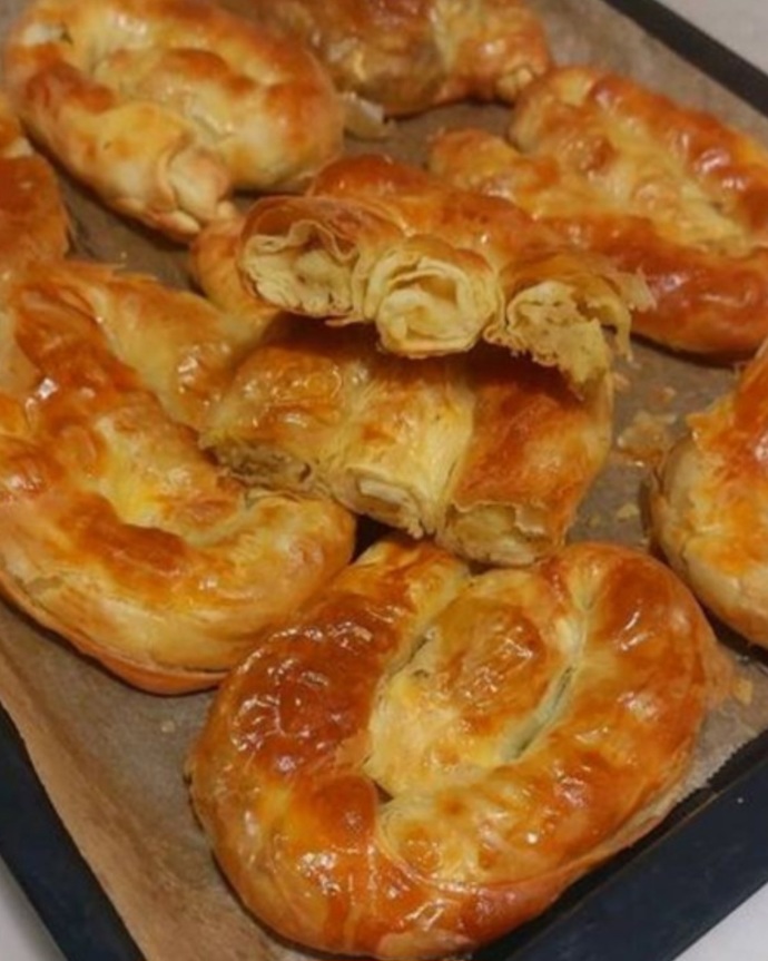 El açması patatesli börek sever misin?