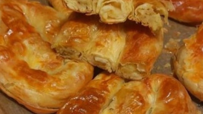 El açması patatesli börek sever misin?