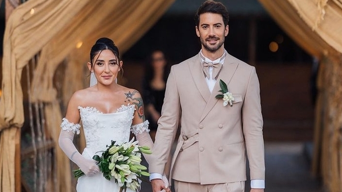 Melek Mosso'muz evlendi. Gelinlik ve damatlığı nasıl buldunuz?