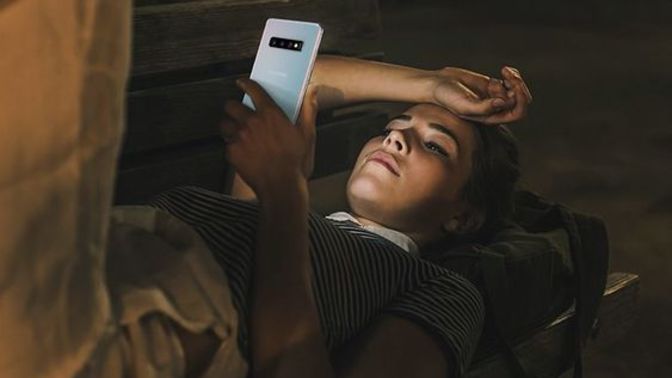 Sevgilinizin Whatsapp'a girip girip size yazmamasına bozulur muydunuz?