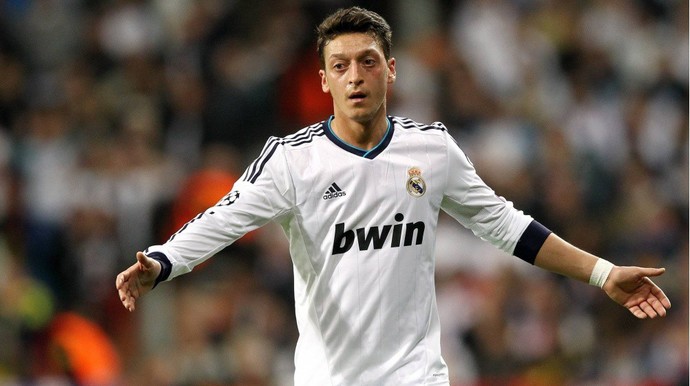 Mesut Özil mi Alex de Souza mı?