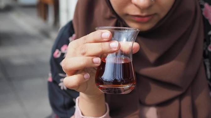 Çay içmek gerçekten harareti alır mı?
