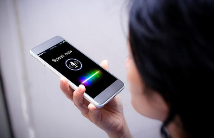Gelişen teknolojiyle birlikte Alexa ve Siri gibi dijital asistanlar kadın - erkek eşitliğinin önünde engel mi?