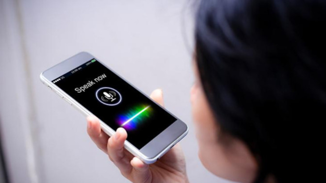 Gelişen teknolojiyle birlikte Alexa ve Siri gibi dijital asistanlar kadın - erkek eşitliğinin önünde engel mi?