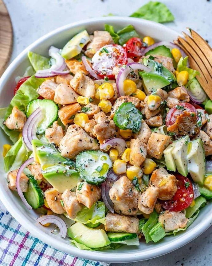 Salata akşam yemeği olabilir mi?
