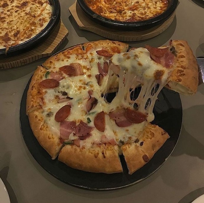 Kahvaltıda pizza yenir mi?