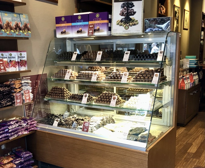 Çikolata 🍫 aldığında açık mı alıyorsun, kapalı paket mi?