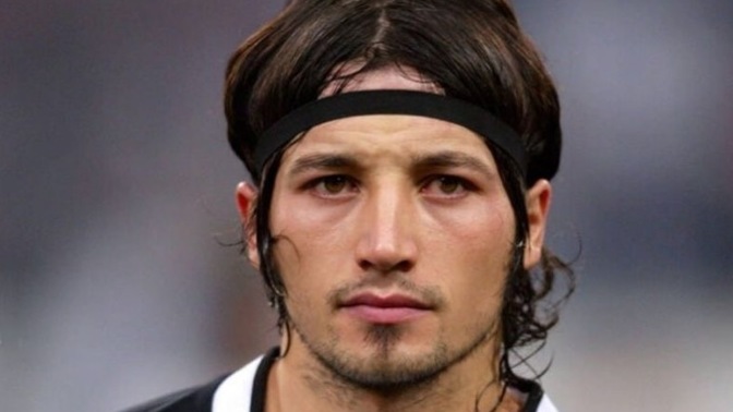 Gelmiş geçmiş en sevdiğiniz futbolcu kim?