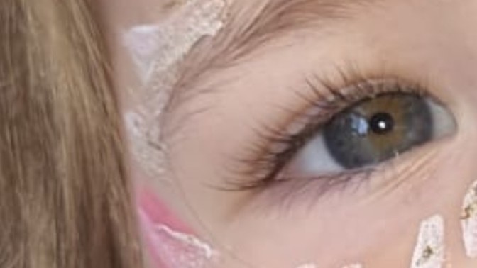 Hangi göz rengi favoriniz? Fotodaki hangi goz rengi sizce?
