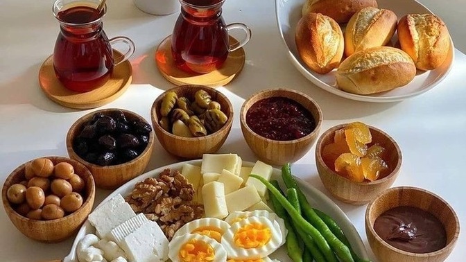 Eşinize/sevgilinize sabah kahvaltı hazırlar mısınız?