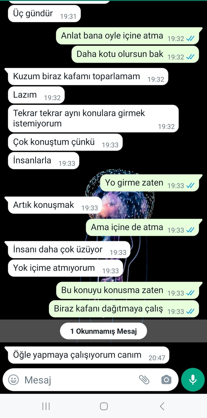 Sevgilimin annesi kucukken vefat etmis yatalak babasi vardi yeni vefat etti o da Şu an  nasil davranmaliyim ona?
