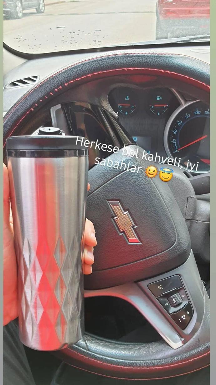 Araba kullanırken kahve içer misiniz?
