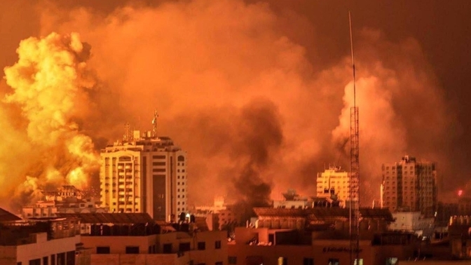 Gazze'ye ölüm yağıyor farkında mısınız? Gazze'ye tarihin en büyük bombardımanı yağıyor, çocuklar katlediliyor farkında mısınız?