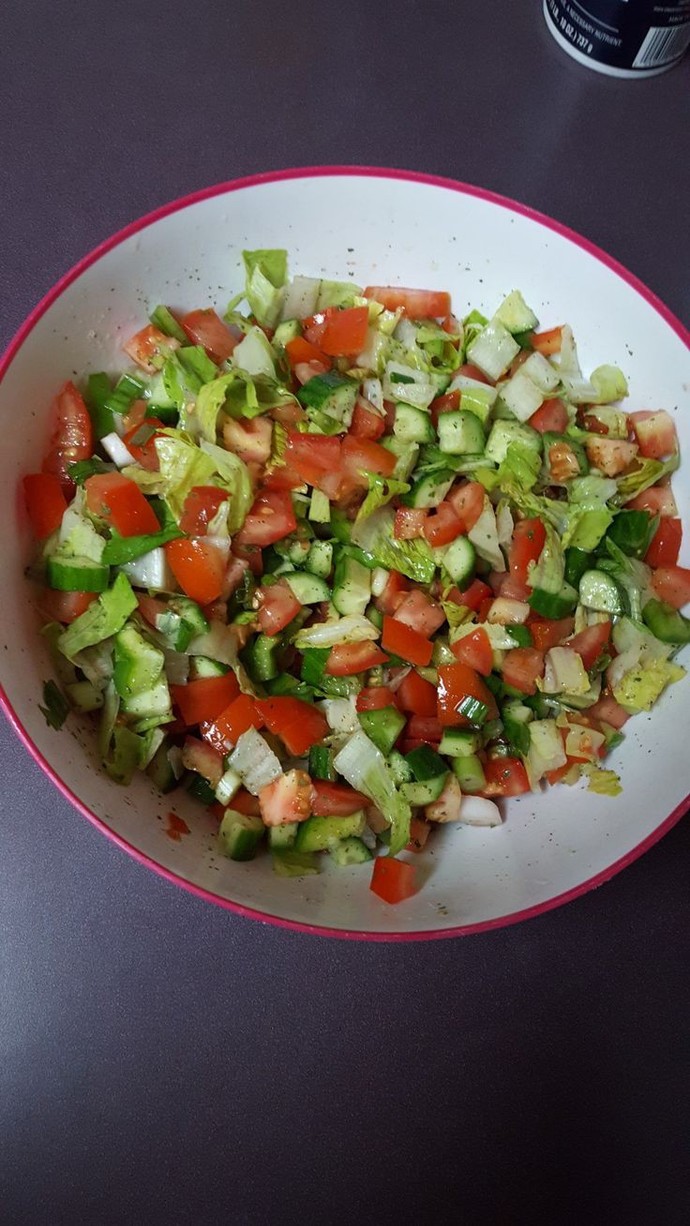 Sabah sabah salata yer misiniz?