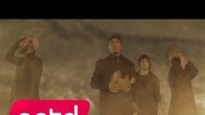 Sizce şarkıyı hangisi daha güzel söylemiş?