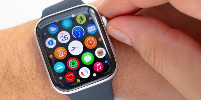 Samsung Galaxy Watch serisi mi? Apple watch serisi mi?