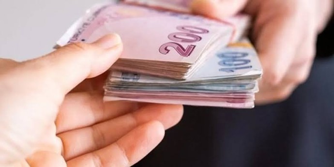 Erkekler sevgilisinin masraflarını neden ödüyor?
