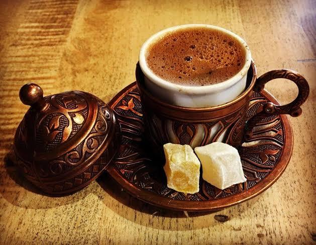 Sabah sabah türkü eşliğinde kahve içmek isteyenler kimler?