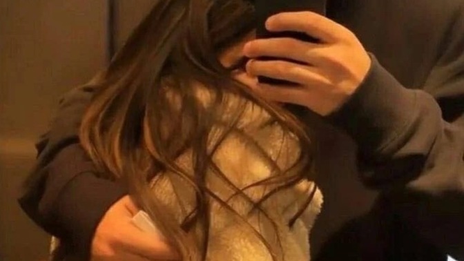 Sevgiliniz “amaaaa aşkııııım” diyerek istediği her şeyi yaptırabilir mi?