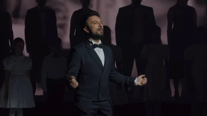 Tarkan cumhuriyetin 100. yılı için hazırladığı SEN RAHAT UYU’nun klibini yayınladı, nasıl buldunuz?