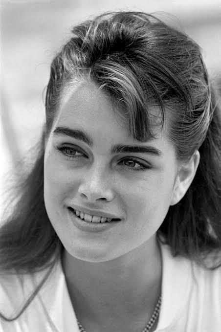 Hangisinin gençliği daha güzel? Hülya Avşar mı, Brooke Shields mi?