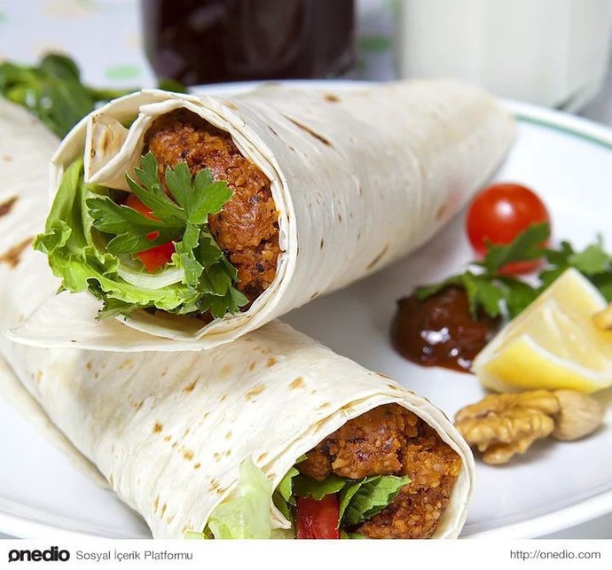 Çiğ köfte Doritoslu mu yenir, klasik mi?