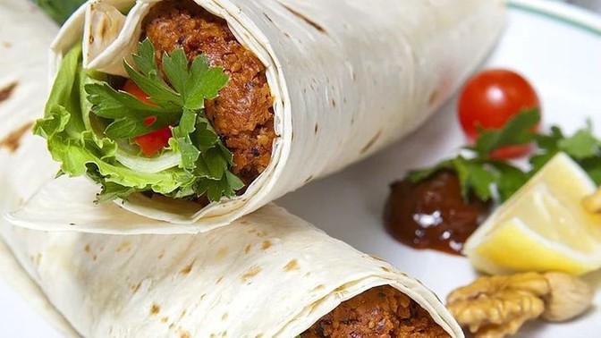 Çiğ köfte Doritoslu mu yenir, klasik mi?
