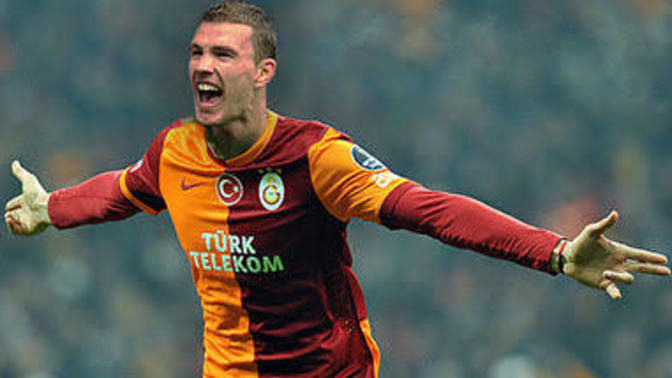 Ezeli rakibinizin en büyük yıldızı sizin takımınıza transfer olsaydı, tavrınız nasıl olurdu?