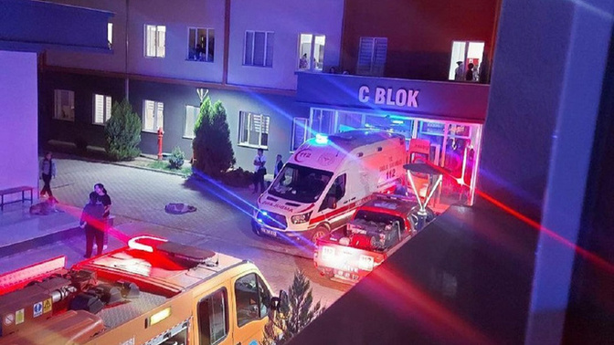 Vicdanım sızlıyor! Aydın'daki KYK yurdunda asansör düşmüş, 1 ölü var! Ne düşünüyorsunuz?