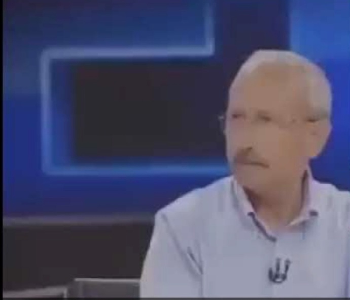 Otobüste bacaklarına ağda yapan birini görseniz ne tepki verirsiniz?