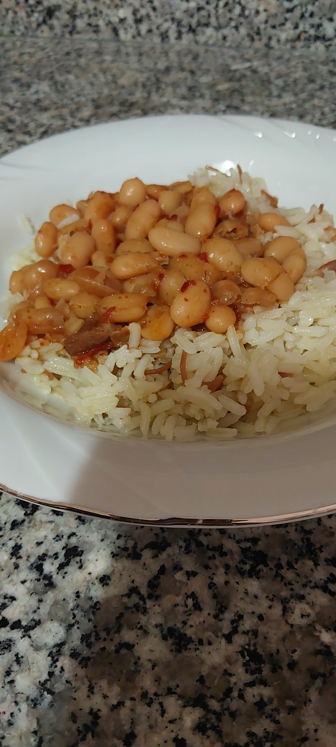 Pilav üstü kuru fasulye sever misiniz? KizlarSoruyor