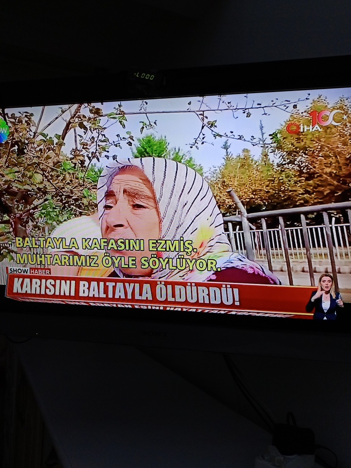 Ömrünü bir erkeğe adayan kadınlar saf değil mi?
