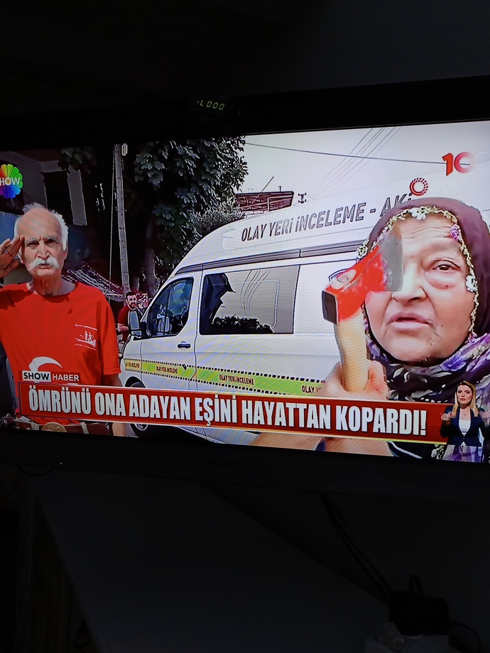 Ömrünü bir erkeğe adayan kadınlar saf değil mi?