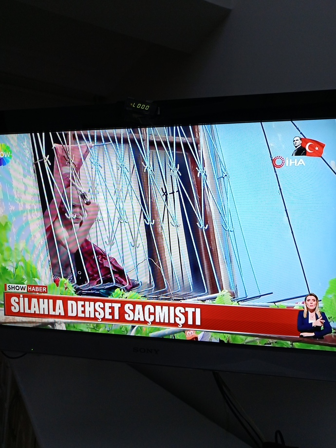 Ömrünü bir erkeğe adayan kadınlar saf değil mi?