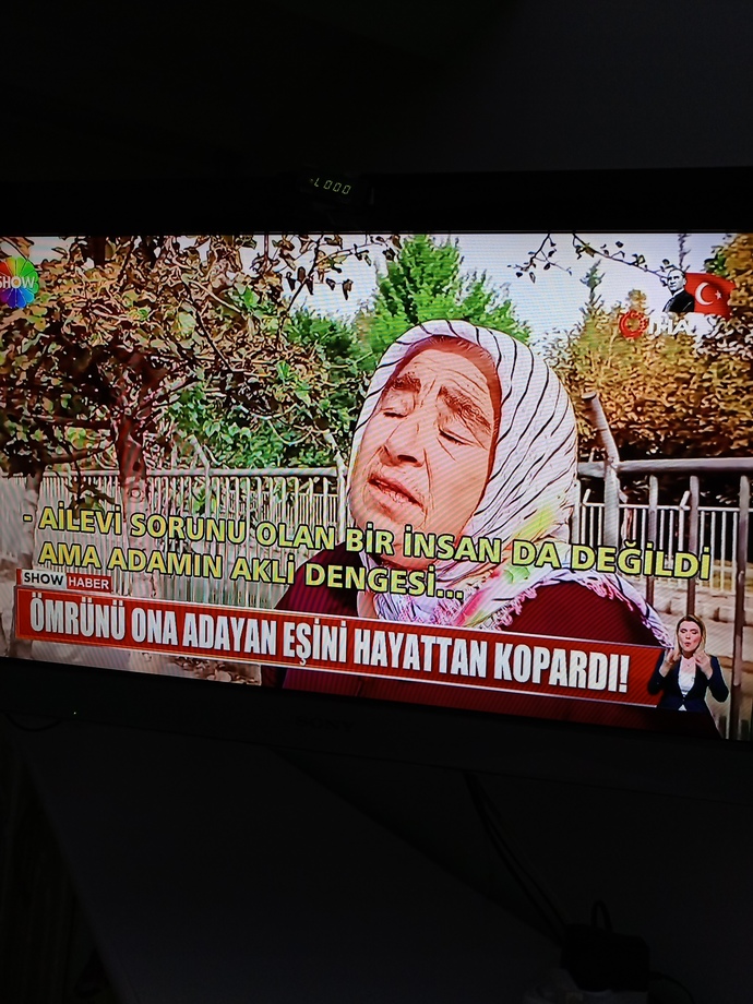 Ömrünü bir erkeğe adayan kadınlar saf değil mi?