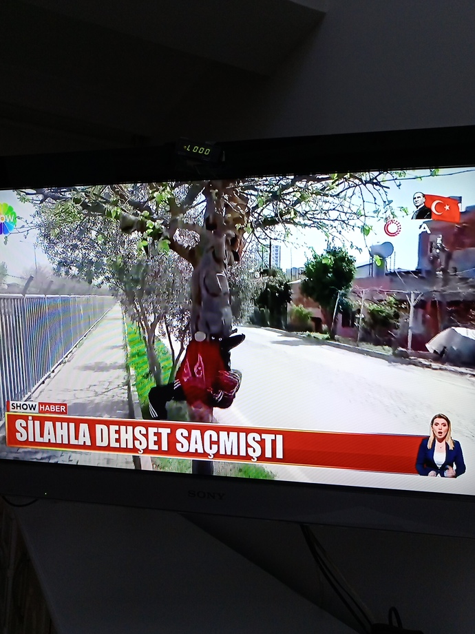 Ömrünü bir erkeğe adayan kadınlar saf değil mi?