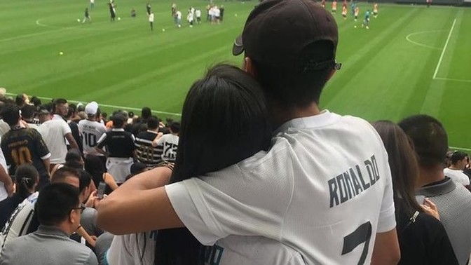 Sevgiliyle futbol maçına gitmek kekoluk mu?