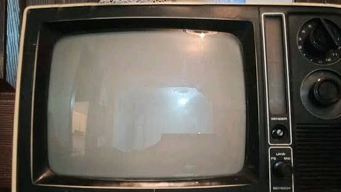 Neredeyse hiç kalmayan tüplü tvlere denk gelip neler izlediniz?