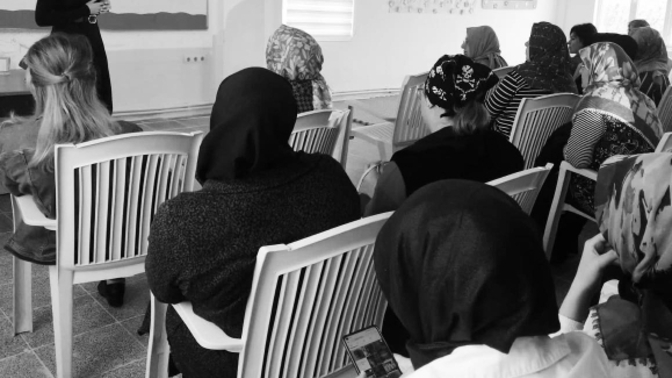 İletişim kurarken, ilişkilerimizi yönetirken verdiğimiz tepkiler karşılaştığımız durumlar da olaylara gözlüklü mü bakarsınız?