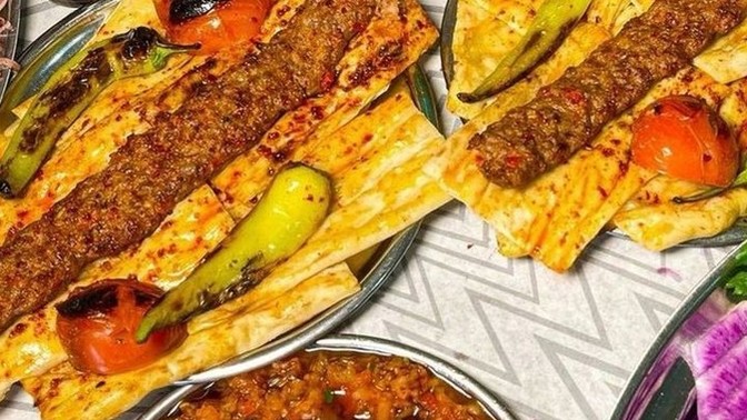 Adana'ya giden biri neler yemeli?