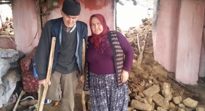 Erkek varlıkta, kadın yoklukta belli olur sözüne katılıyor musunuz?