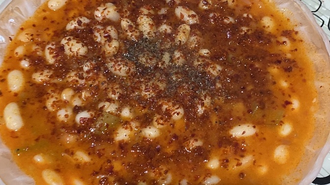 Sizce de kuru fasülye efsanevi bir yemek değil mi?