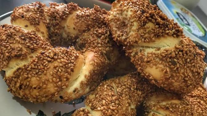 Tereyağlı simit sever misiniz?