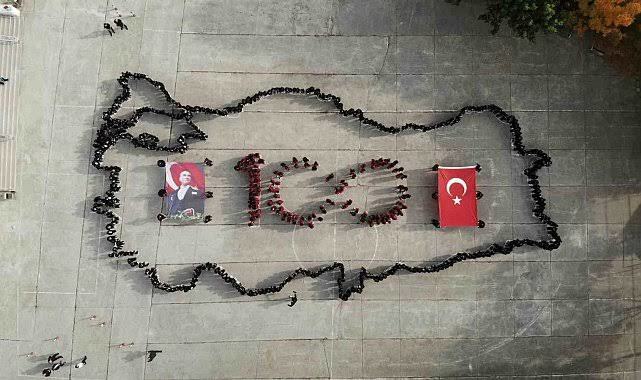 Cumhuriyetimizin 💯. Yılına özel Atatürkten bir söz paylaşsanız seçiminiz ne olurdu?