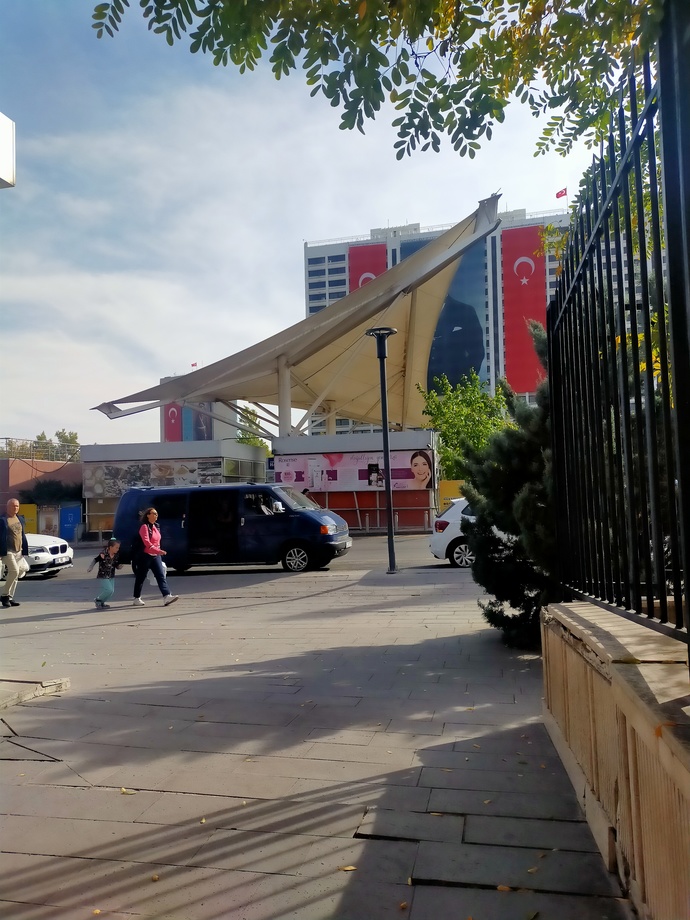 Biz arkadaşlar gelebilirlerse göle gideceğiz ☀️💦