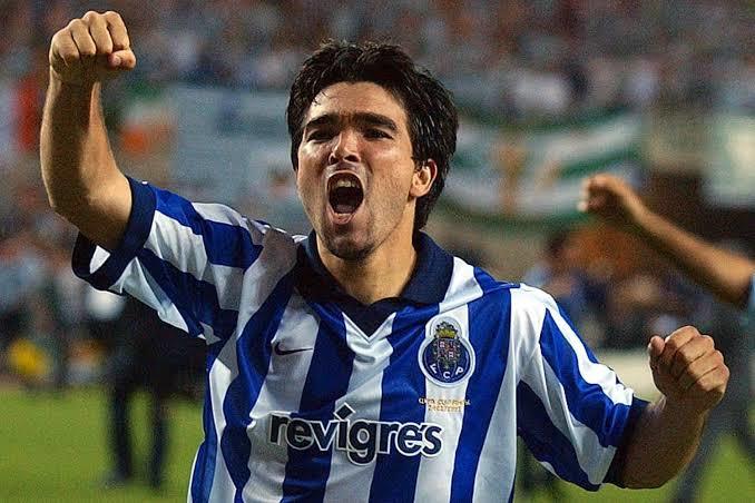 Ballon dOr kazanamamış hangi efsane futbolcuya bu ödülü vermek isterdiniz?