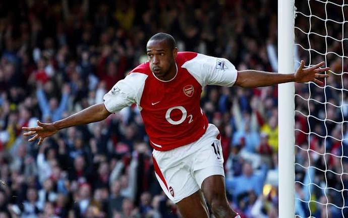 Ballon dOr kazanamamış hangi efsane futbolcuya bu ödülü vermek isterdiniz?