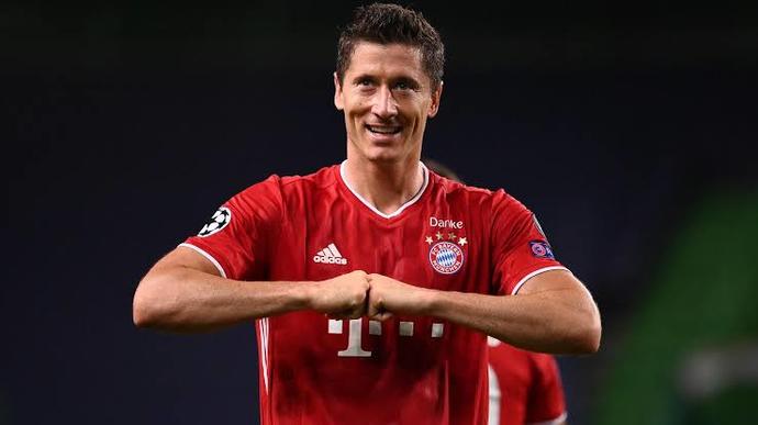 Ballon dOr kazanamamış hangi efsane futbolcuya bu ödülü vermek isterdiniz?