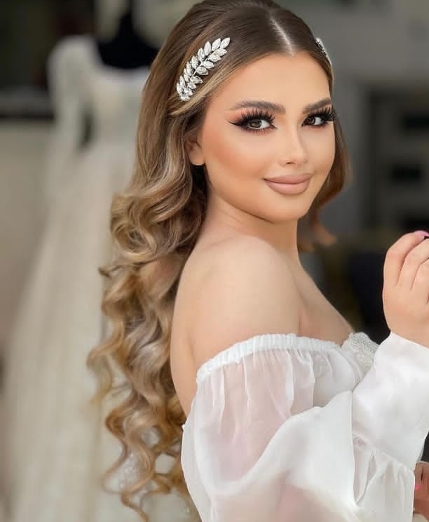 Hangi saç modeli daha iyi gelin için ?