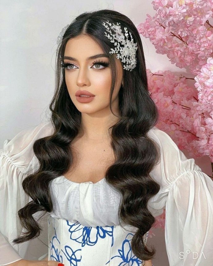 Hangi saç modeli daha iyi gelin için ?